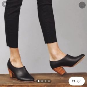 Nisolo Austin Heeled Booties, Black Size 7